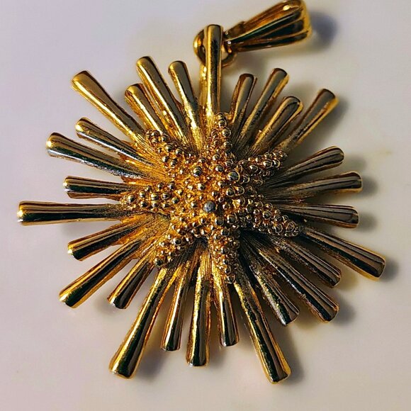 Vintage Monet Starfish Atomic Star Sun Starburst Pendant MCM Vintage Jewelry - Picture 6 of 6